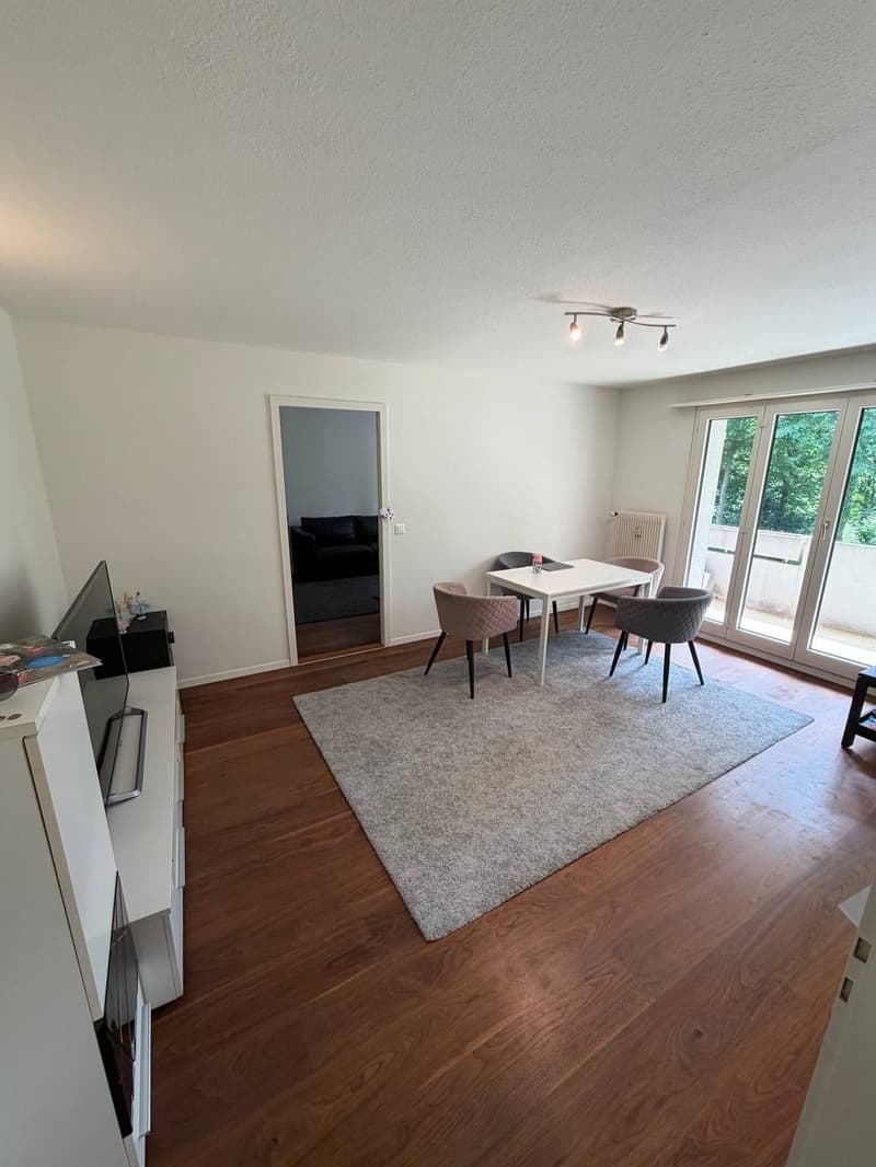 Per 1.9./1.10. - Naturnah gelegene, schöne 3.5 Zi Wohnung (10)