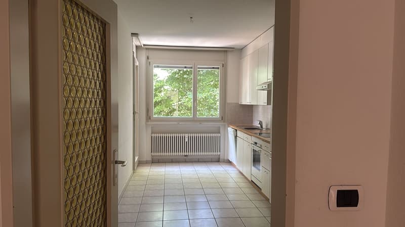 Ab sofort - Frisch gestrichen, tolle , grosszügie 4.5 Zi Wohnung mit 3 grossen Balkonen (20)