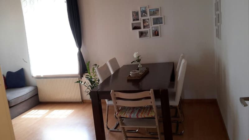 Hübsches, helles Wohnzimmer