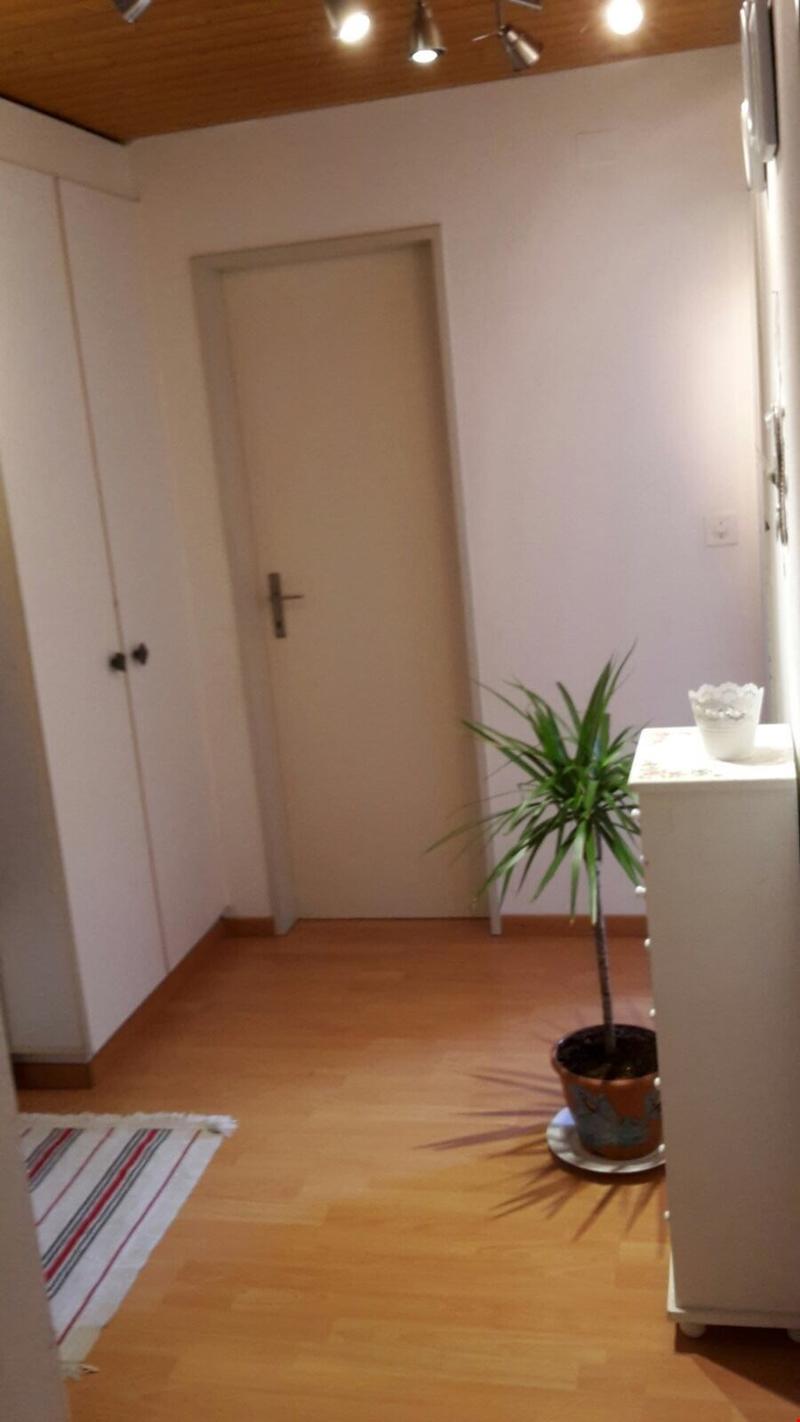Heller Eingangsbereich der Wohnung