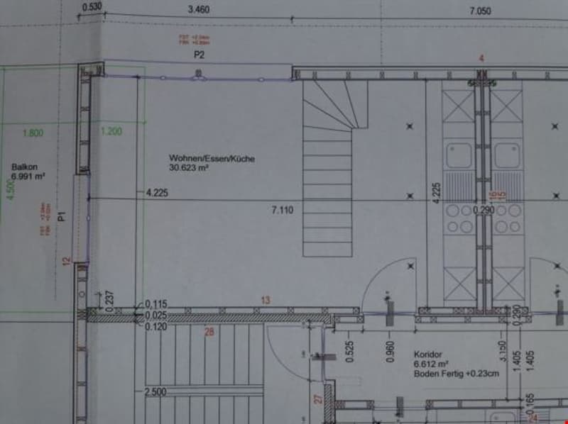 Grundriss unterer Stock mit Wohnzimmer und Küche