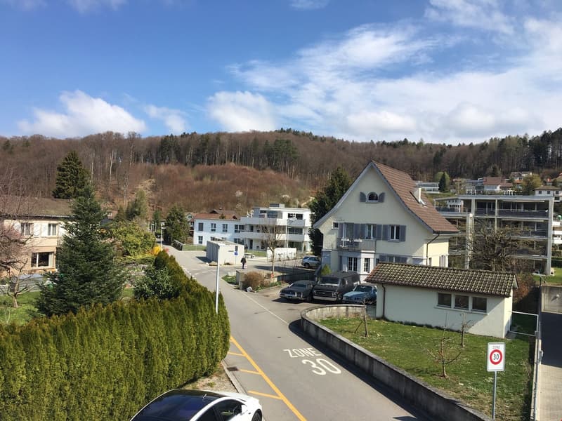 Genialer Blick von der Veranda ins schöne Quartier und in die Ferne