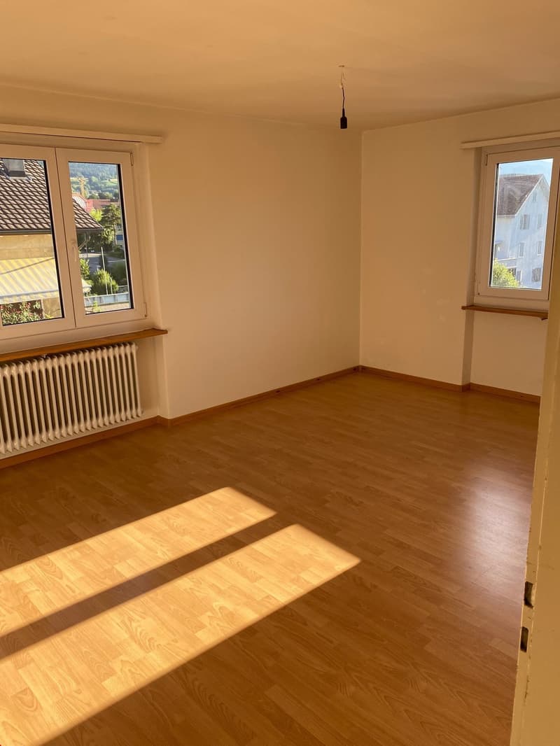 Gut möblierbar und viel Platz für eine grosse Sofaecke