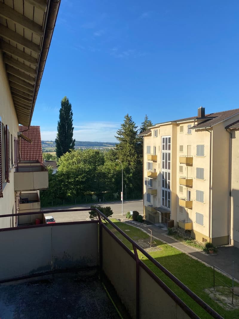 Balkon zum Geniessen und mit schönem Ausblick sowie Fernblick