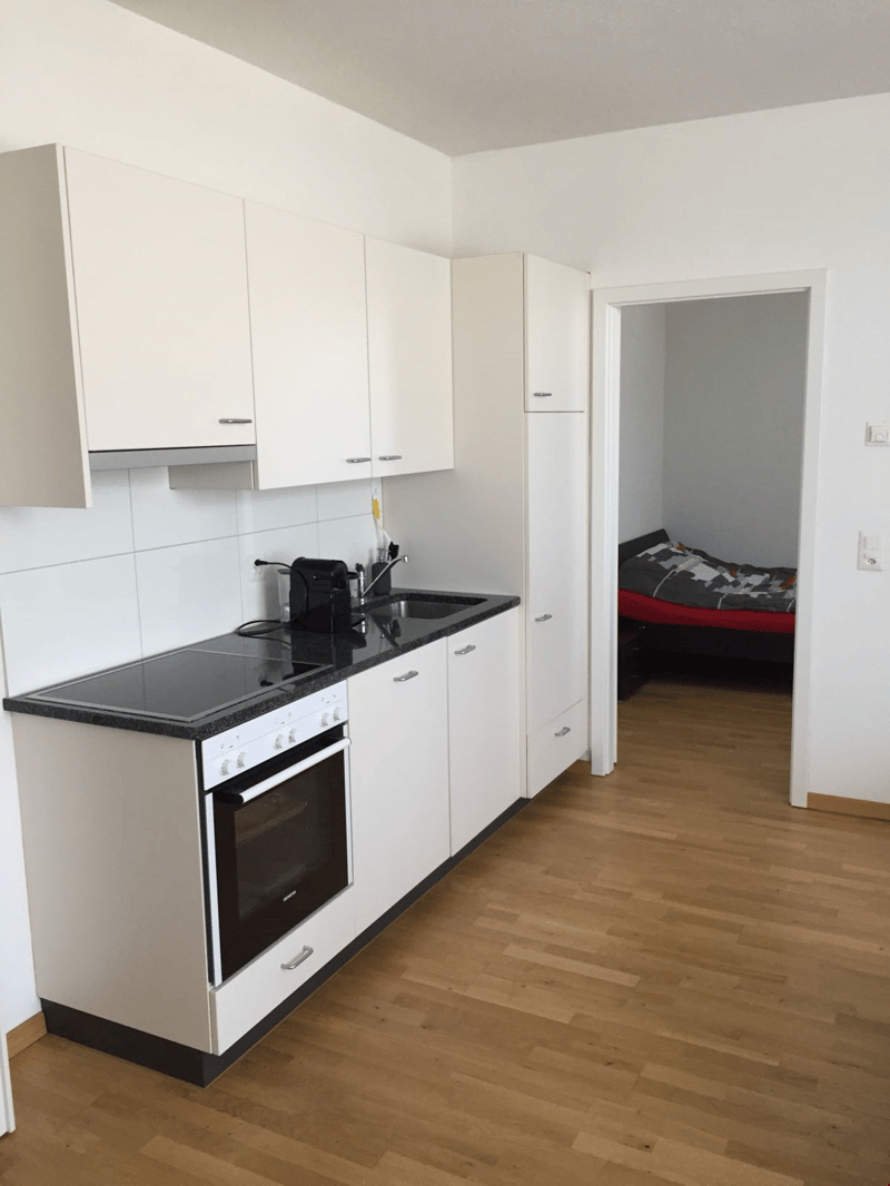 Schöne Küche mit guten Geräten