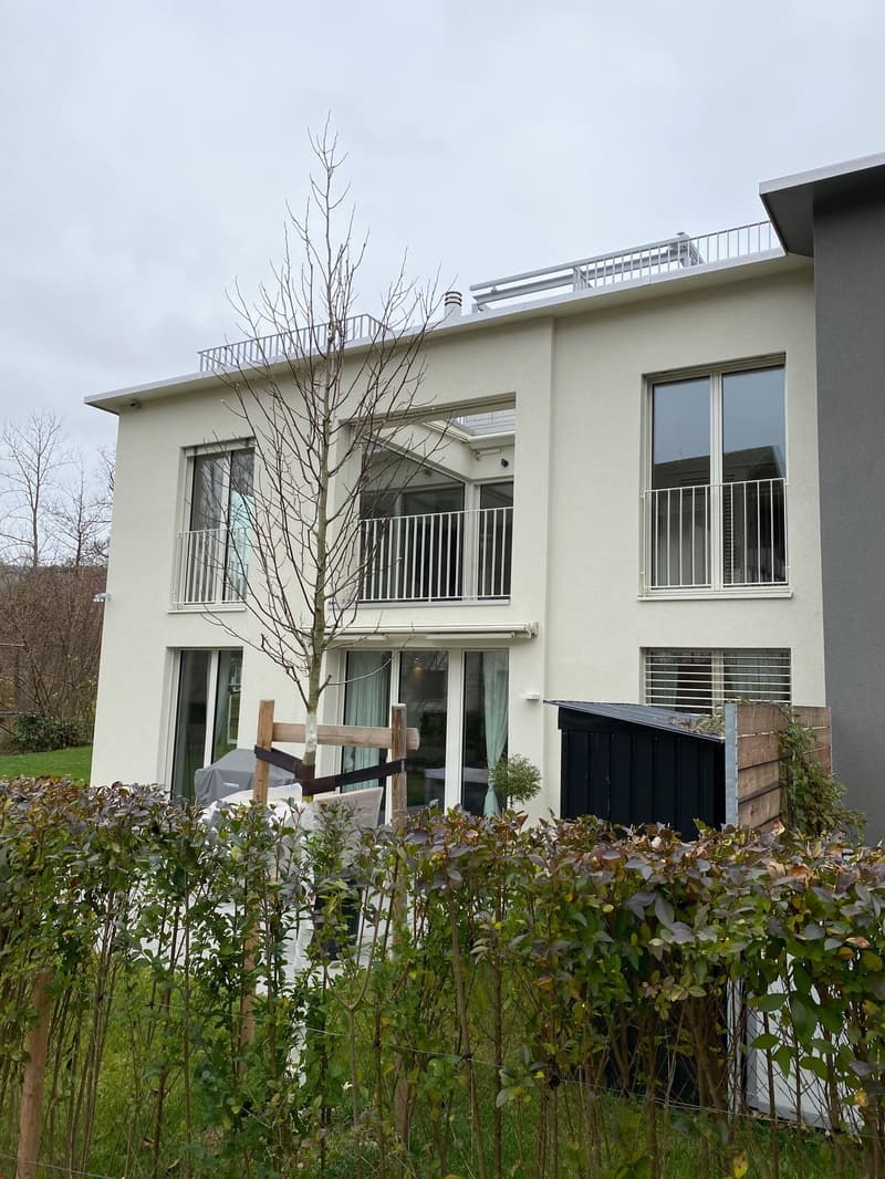 Genial schönes Haus mit Atrium/Balkon und Blick ins Grüne