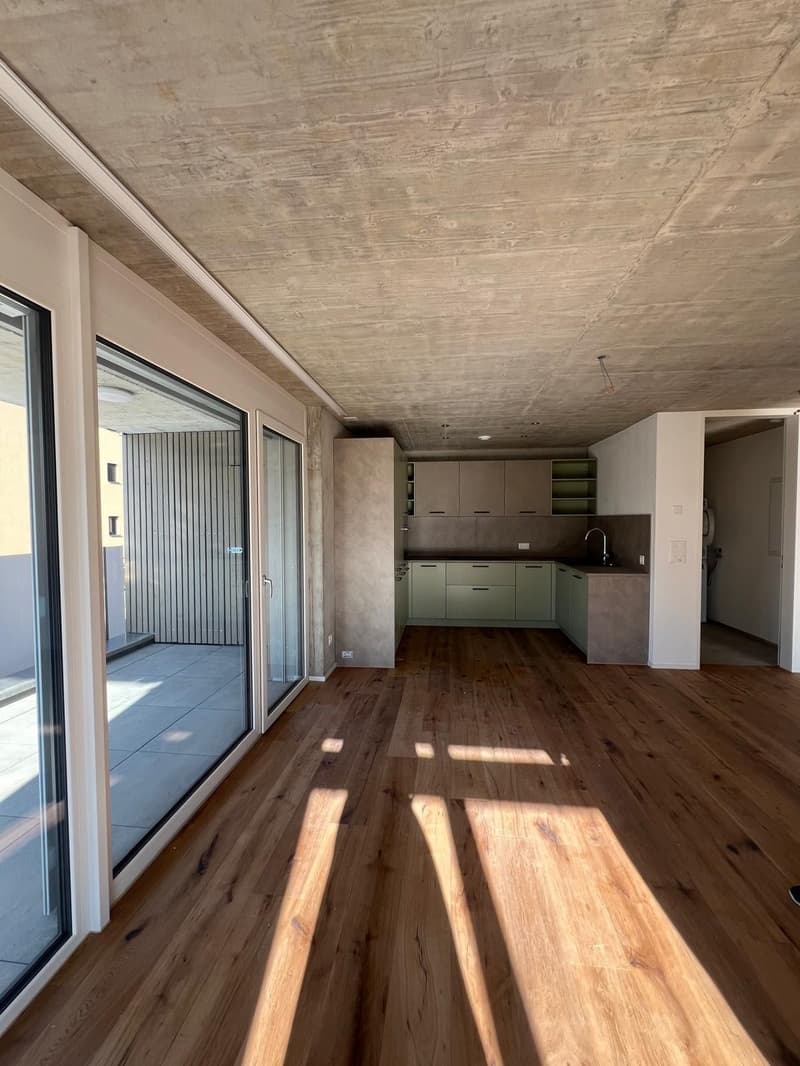 Ab 1.12. - 80 m2 grosse, tolle 3.5 Zi Wohnung mit 17 m2 Terrasse/Balkon (2)