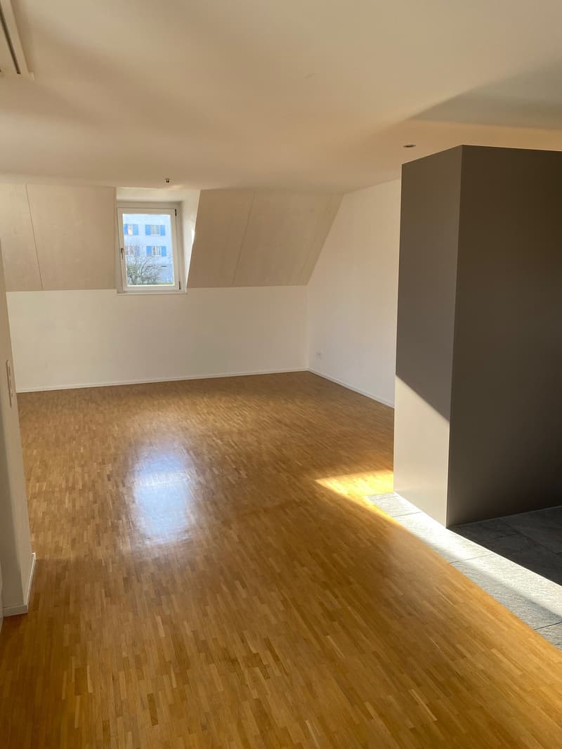 Ab 1.12./1.1. - Stylische 3.5 Zi Whg mit Balkon, Garage (6)