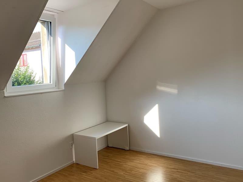 Ab 1.12./1.1. - Stylische 3.5 Zi Whg mit Balkon, Garage (10)