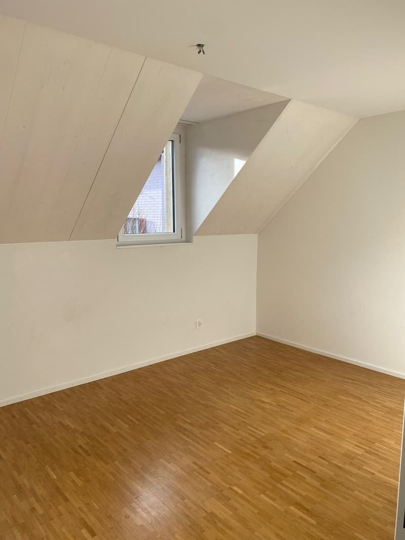 Ab 1.12./1.1. - Stylische 3.5 Zi Whg mit Balkon, Garage (12)