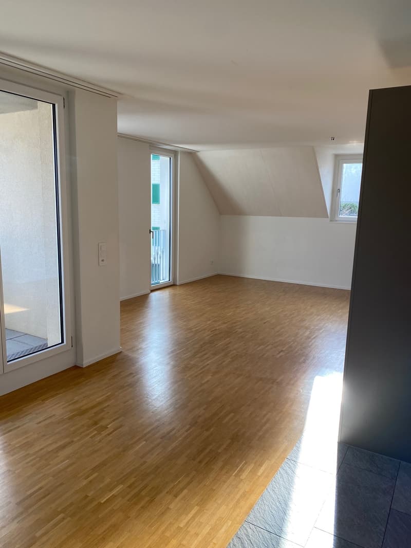 Ab 1.12./1.1. - Stylische 3.5 Zi Whg mit Balkon, Garage (7)