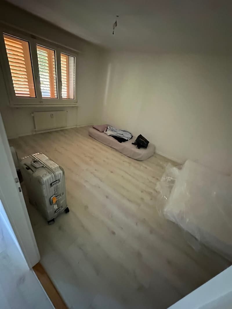 Ab 1.2./1.3. - Schöne 2.5 Zi Wohnung mit Balkon, grosse Einzelgarage (13)
