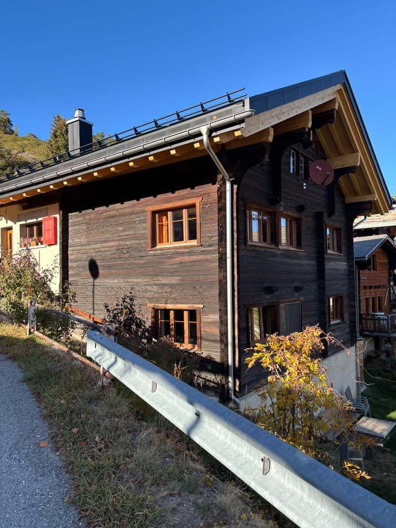Rustikale 4.5-Zimmer-Wohnung mit Garten und Panoramablick (1)