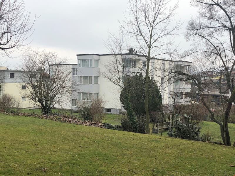 Tiefgaragen - Parkplatz in Lostorf zu vermieten (2)