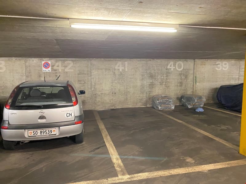 Tiefgaragen - Parkplatz in Lostorf zu vermieten (4)