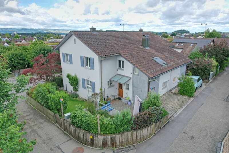 Charmantes Familienhaus mit Gartenidylle (1)