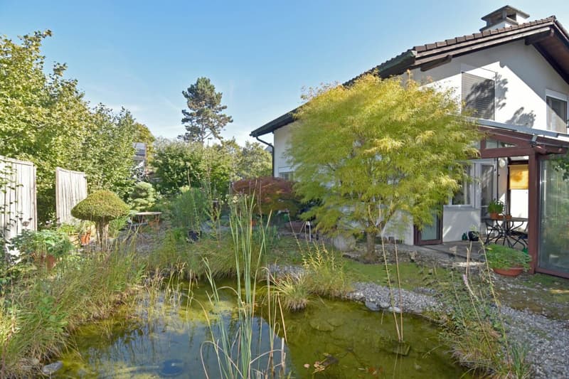 Freistehendes Einfamilienhaus mit idyllischem Garten (4)