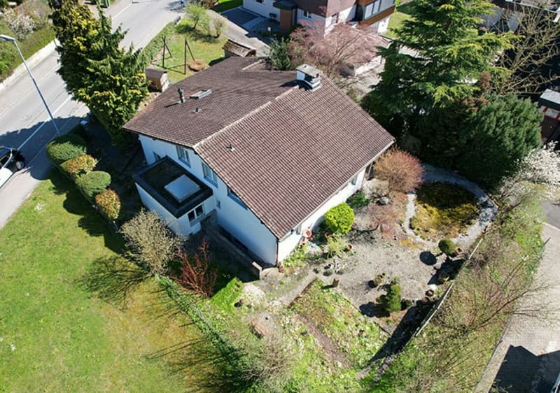 Grosszügiges Einfamilienhaus auf 850 m2 Grundstück (1)