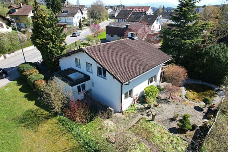 Grosszügiges Einfamilienhaus auf 850 m2 Grundstück (3)