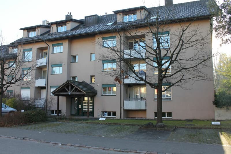 an zentraler und ruhiger Lage (1)