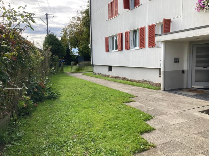 Grosszügige, helle, teilsanierte 4,5-Zimmerwohnung (6)