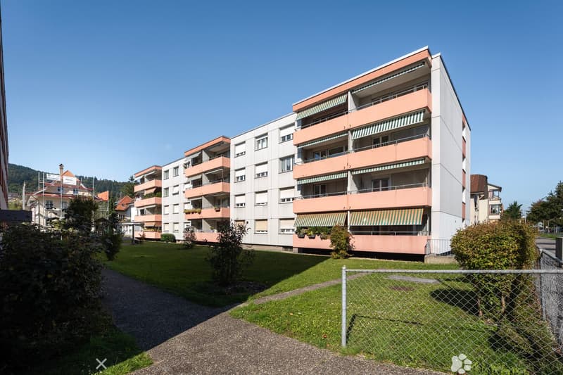 Große, moderne und sanierte 3.5 Zimmerwohnung im beliebtem Gurzelenquartier (2)