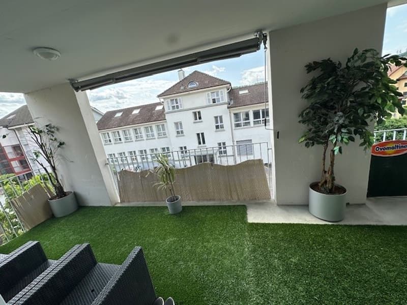 Moderne und helle 3.5-Zimmerwohnung mit grossem Balkon in Pieterlen (9)