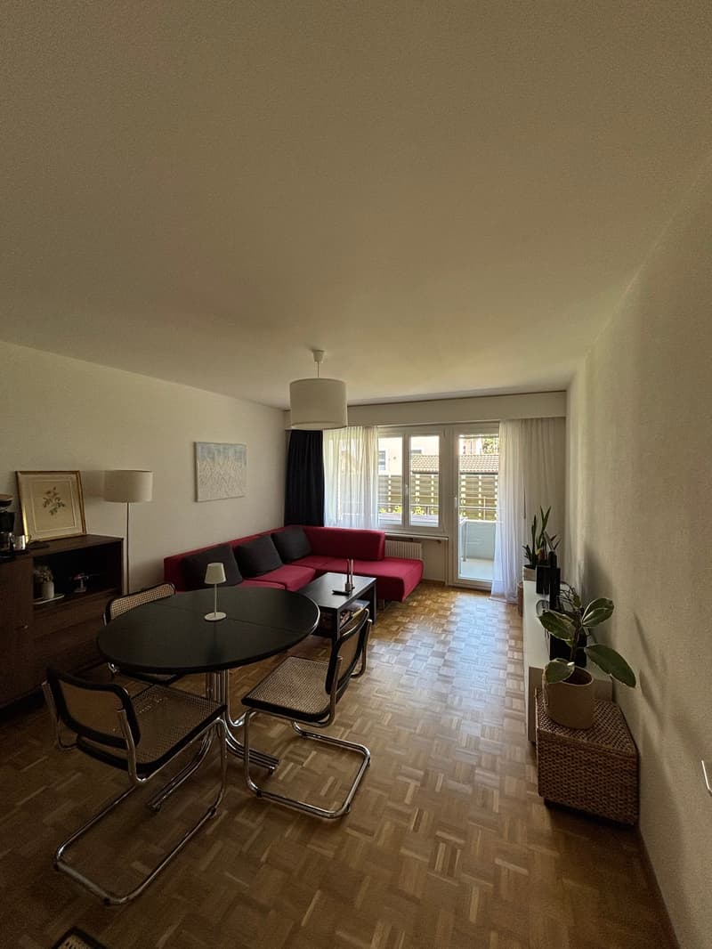 Top sanierte 2-Zimmerwohnung mit grossem Balkon in Biel (5)