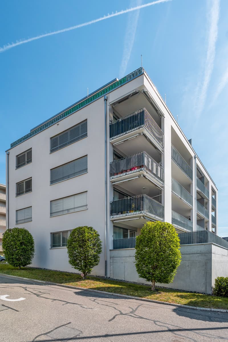 Moderne 3.5-Zimmerwohnung mit Balkon und Lift in Pieterlen (2)