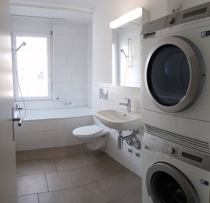Moderne 3.5-Zimmerwohnung mit Balkon und Lift in Pieterlen (5)