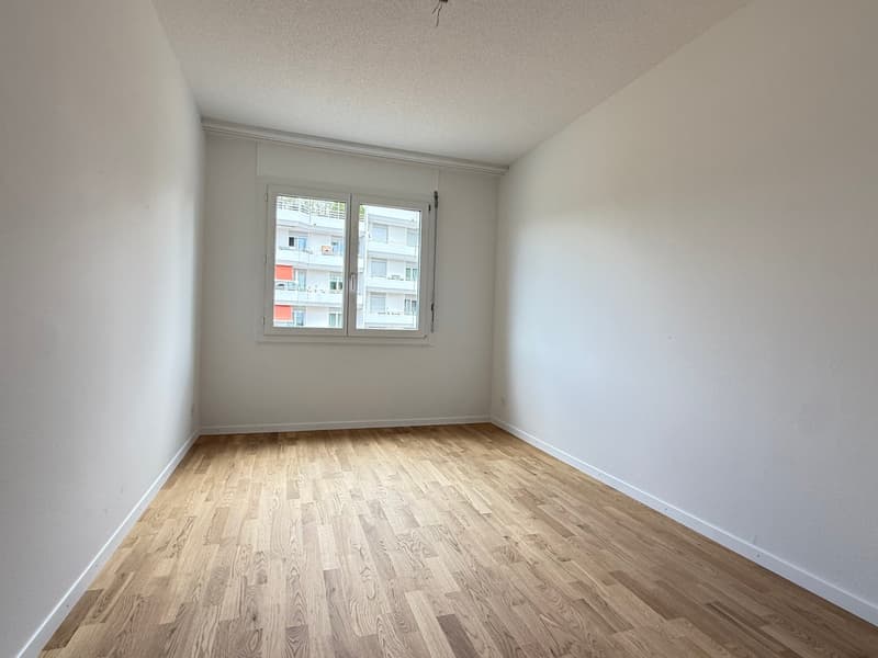 ERSTVERMIETUNG nach Sanierung: 4.5-Zi-Wohnung mit Balkon im Eigentumsstandart (2)