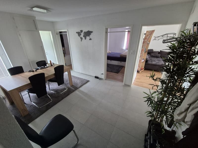 Moderne 3.5-Zimmer-Wohnung mit Balkon in Brügg (4)