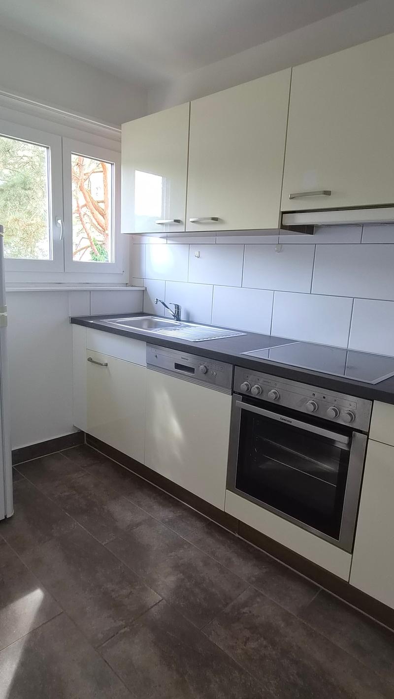 Helle 2-Zimmer-Wohnung mit Balkon in Brügg – sofort verfügbar! (2)