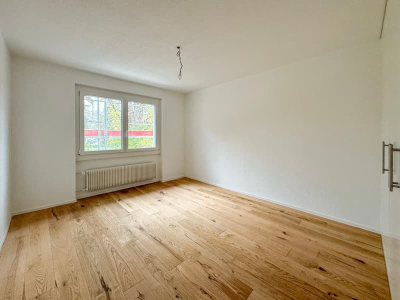 Zweitbezug nach umfassender Sanierung - Moderne 3.5-Zimmerwohnung mit zwei Balkonen – (5)