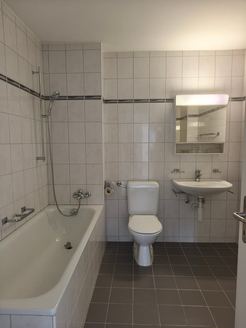 Moderne 3.5-Zimmerwohnung an attraktiver Lage zwischen Biel und Nidau (5)