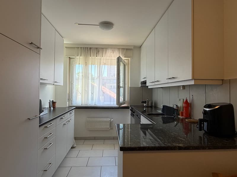 Moderne 3.5-Zimmerwohnung an attraktiver Lage zwischen Biel und Nidau (2)