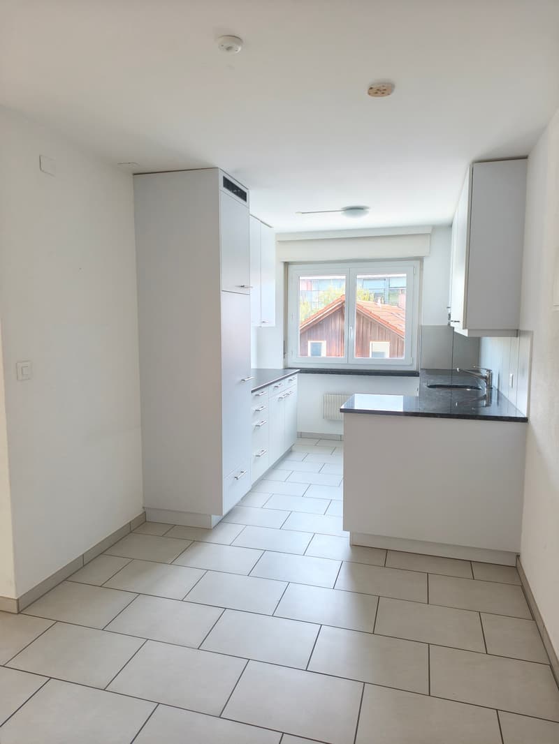 Moderne 3.5-Zimmerwohnung an attraktiver Lage zwischen Biel und Nidau (4)