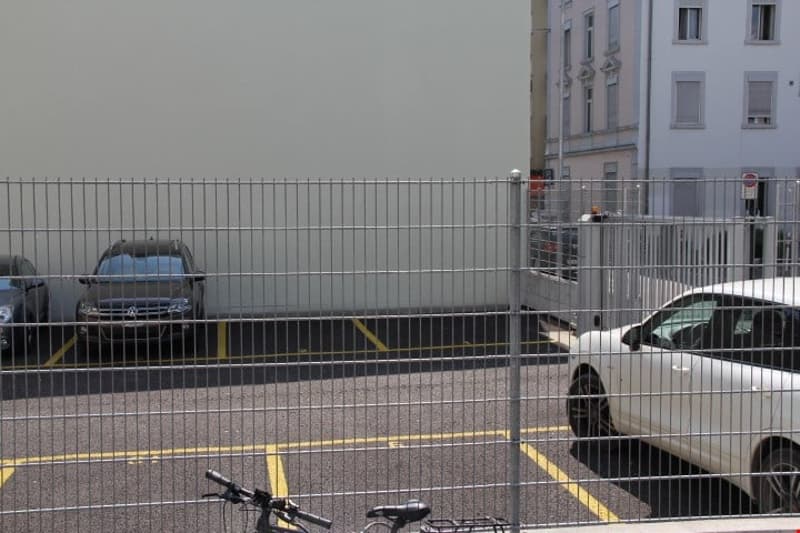 Parkplatz in gesichertem Areal mitten in Biel Bienne (3)