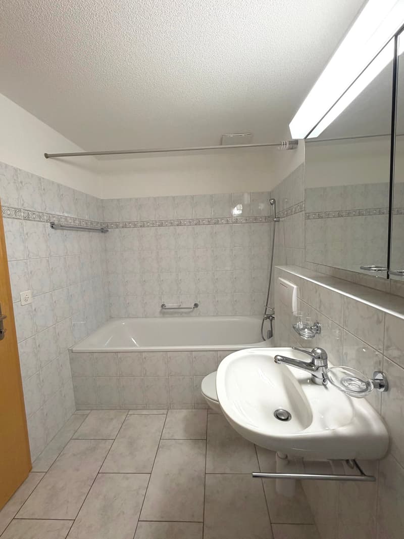 Helle und zentral gelegene 2.5-Zimmer-Wohnung direkt am Bahnhof Brügg (9)
