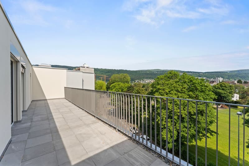 Moderne 2.5-Zimmer-Attikawohnung mit zwei grosszügigen Terrassen in Nidau (2)