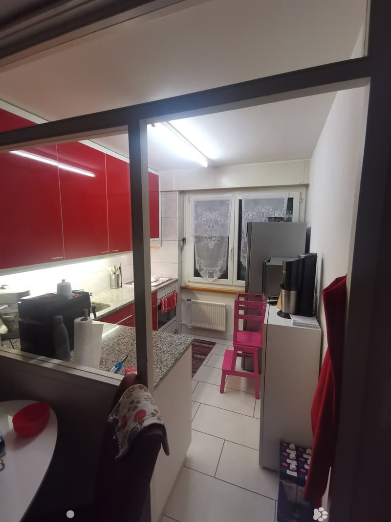 Attraktive 4.5-Zimmerwohnung mit Balkon in Biel (3)