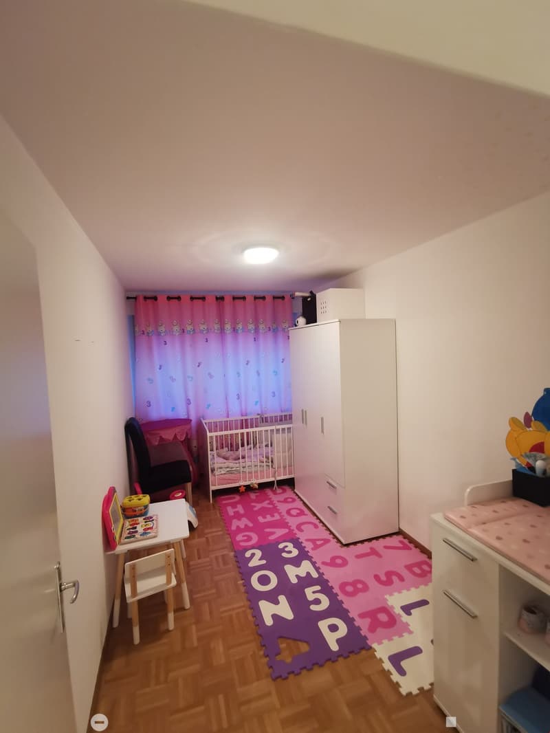 Attraktive 4.5-Zimmerwohnung mit Balkon in Biel (5)