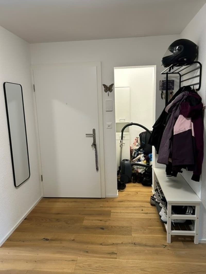 2025 umfassend sanierte 2.5-Zimmerwohnung mit Balkon in Nidau (6)
