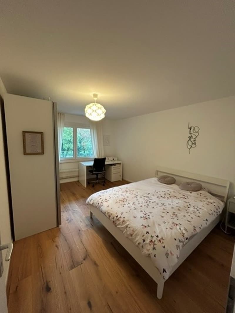 2025 umfassend sanierte 2.5-Zimmerwohnung mit Balkon in Nidau (5)