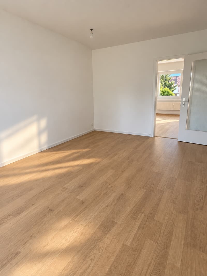 🏡 Erstvermietung nach Komplettsanierung: 2.5-Zimmerwohnung im beliebten Mühlefeldquartier (3)