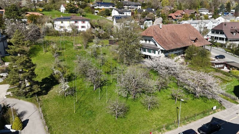 Herrschaftliches Gutshaus im alten Dorfkern von Gümligen (4)