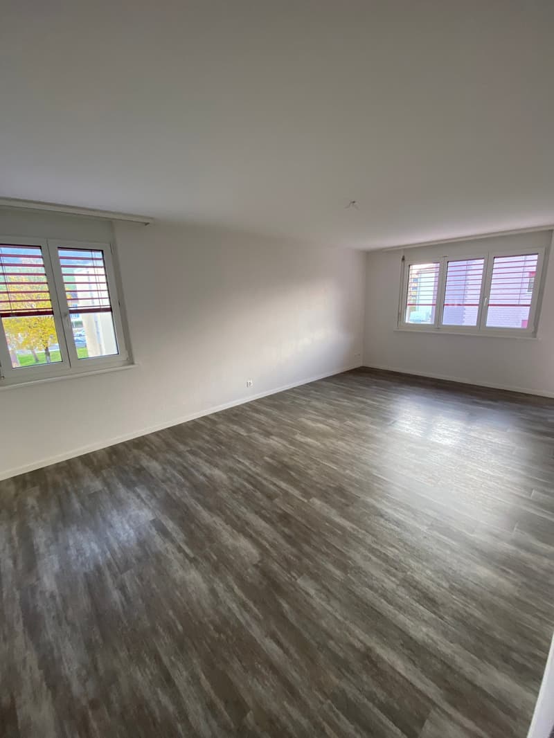 Spacieux appartement de 4.5 pièces avec balcon à Fleurier (2)