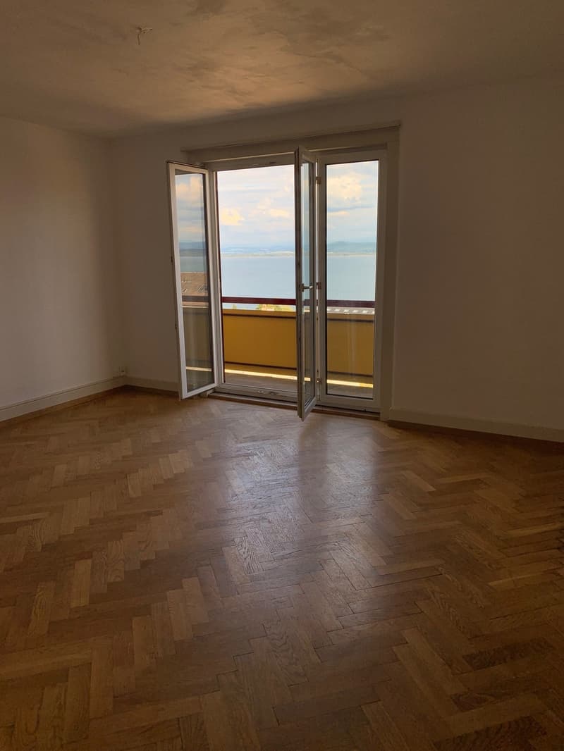 Magnifique appartement 3 pièces avec balcon et vue sur le lac à Neuchâtel (1)