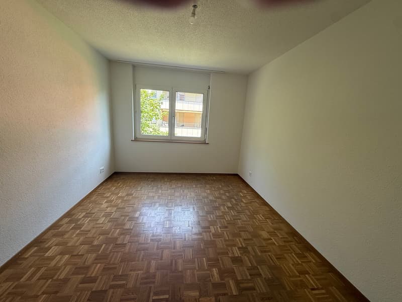Appartement lumineux de 4.5 pièces avec balcon à Corcelles (10)