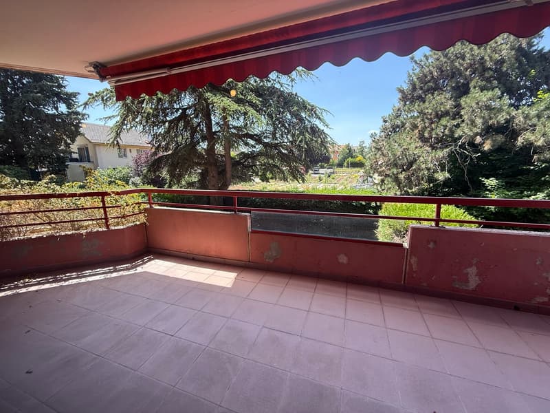 Appartement lumineux de 4.5 pièces avec balcon à Corcelles (15)